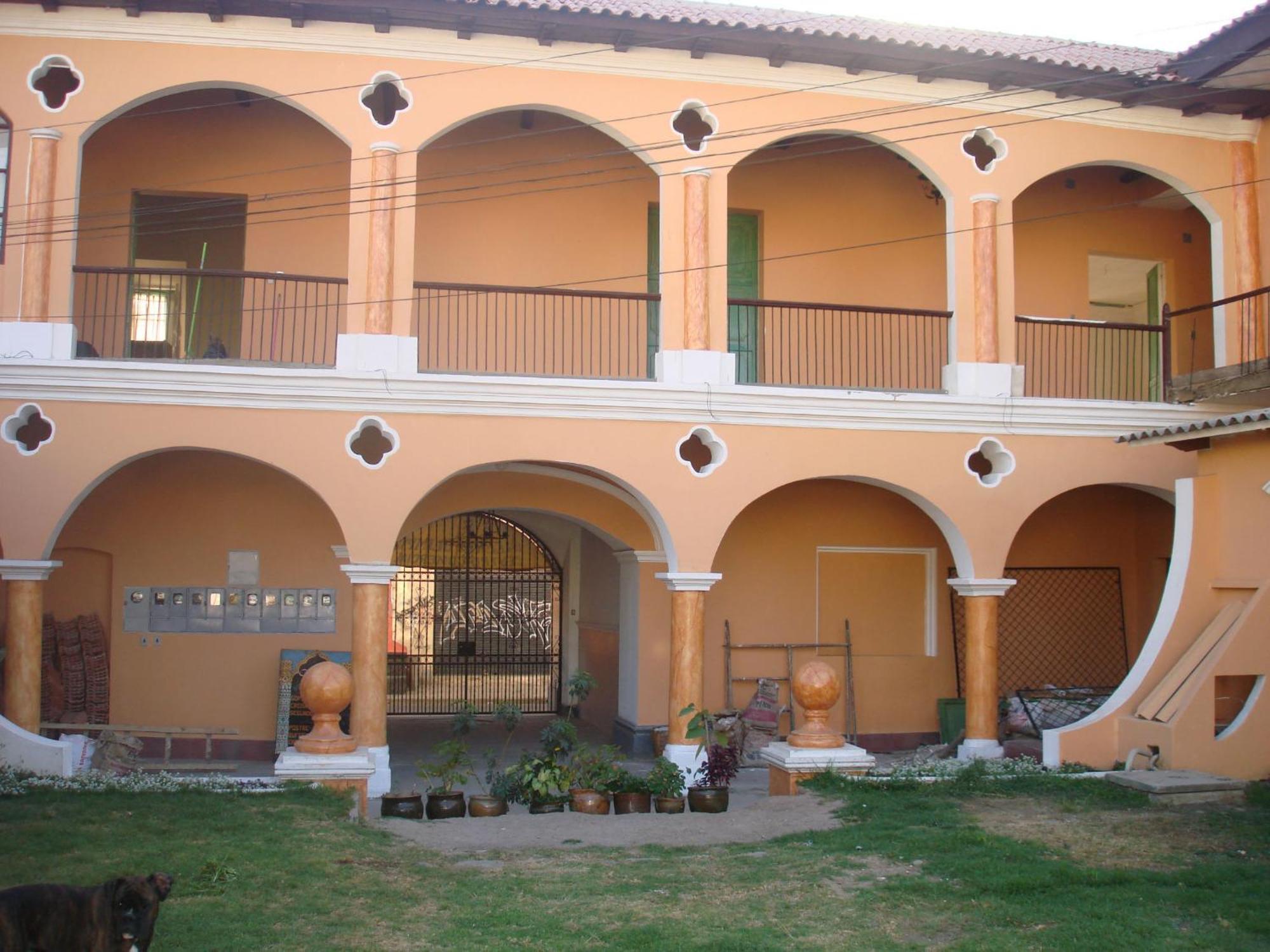 Naupa House Hostel Cochabamba Ngoại thất bức ảnh